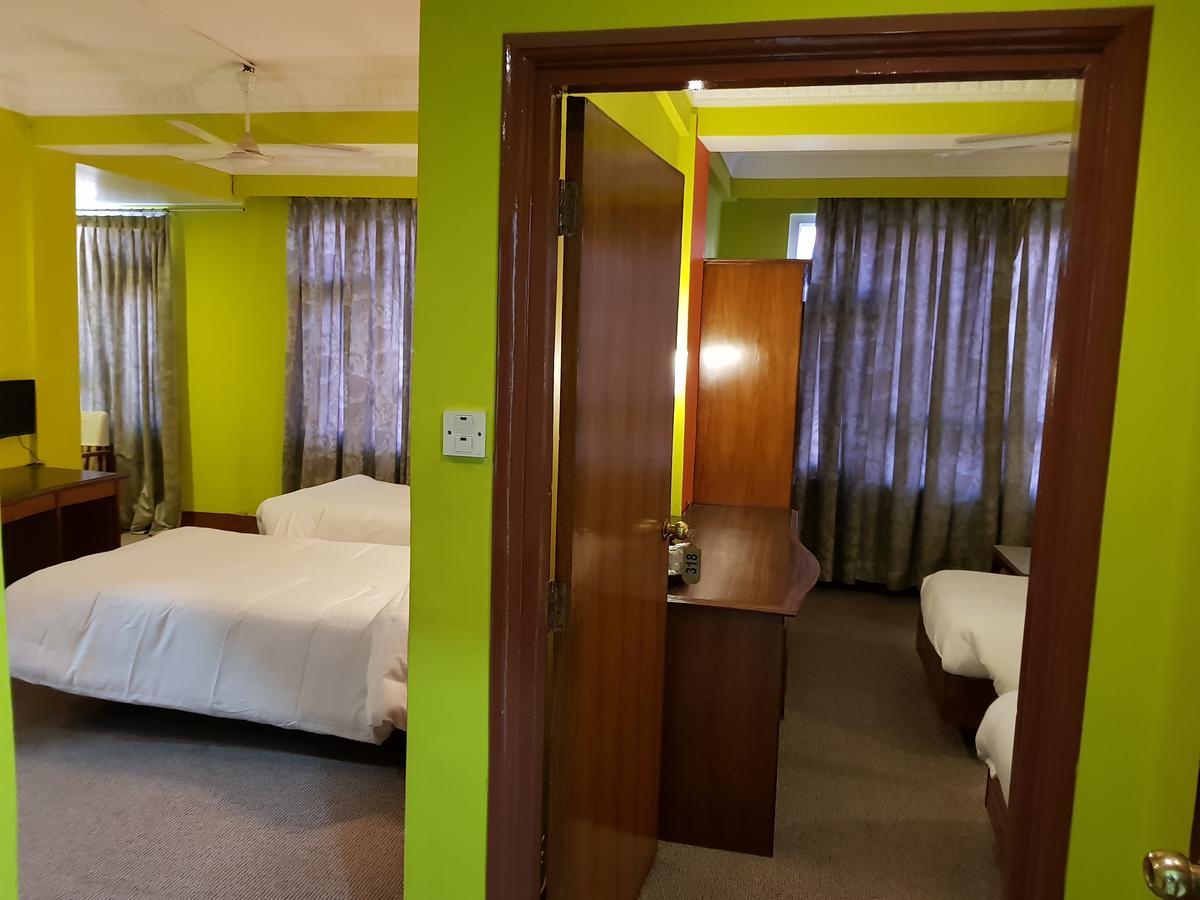 Harati Manor Inn Катманду Екстер'єр фото