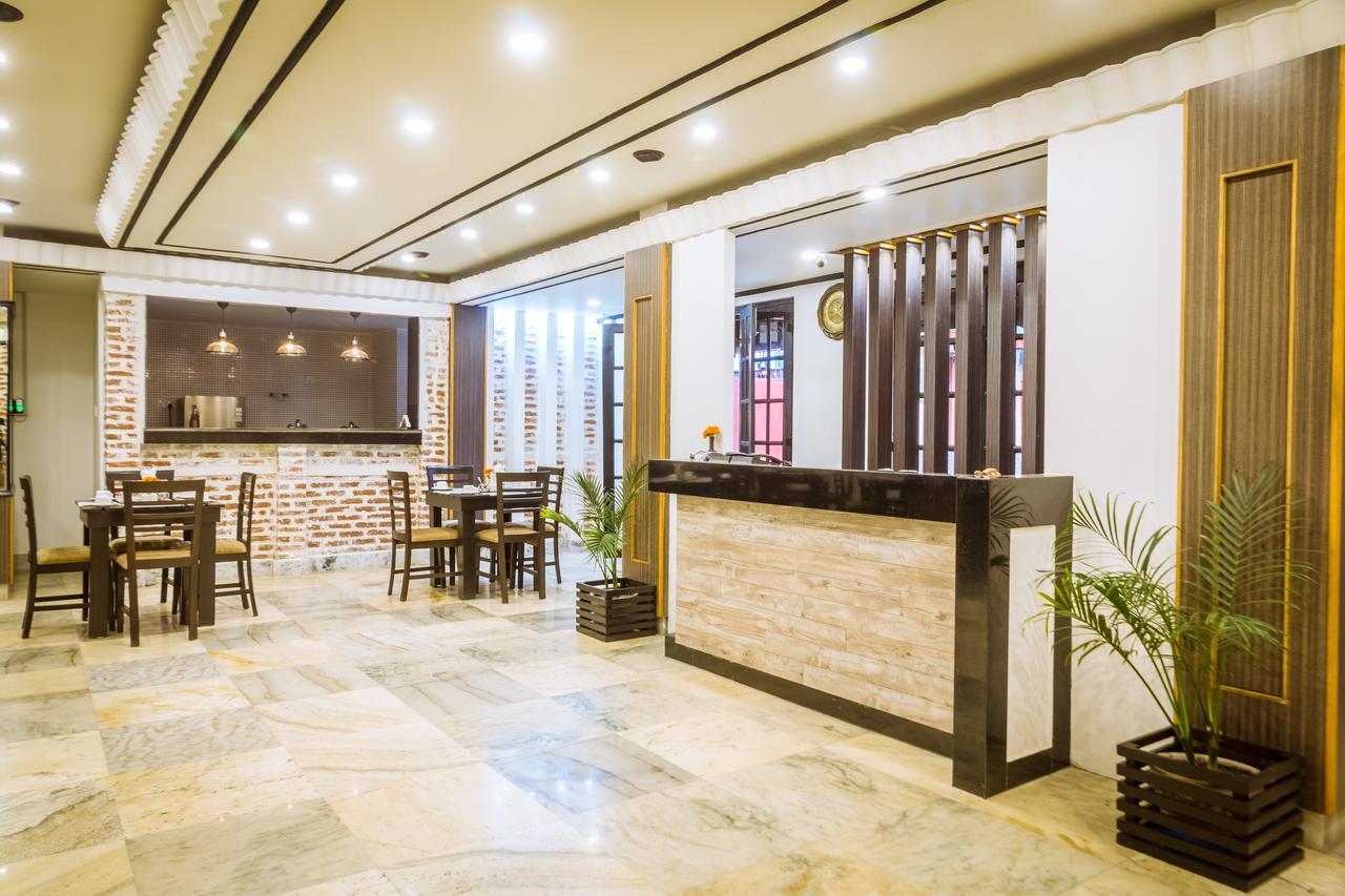 Harati Manor Inn Катманду Екстер'єр фото